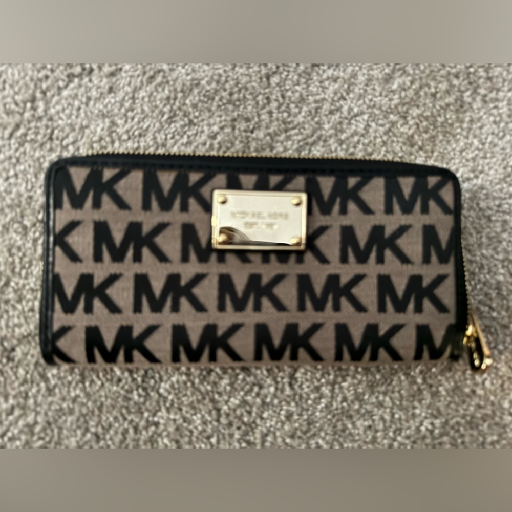 Michael Kors wallet